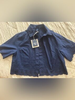 Target roller rabbit linen Navy Eyelet scallop Hem Button-Up crop Top